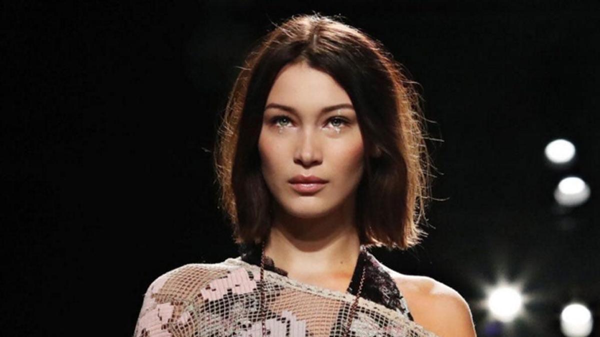 Bella Hadid vuelve a apostar por el diseño español