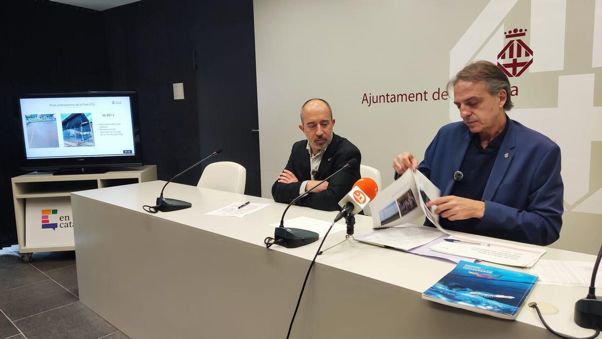 L'alcalde, Marc Aloy, i el regidor d'Esports, Anjo Valentí, en la roda de premsa de presentació de les inversions