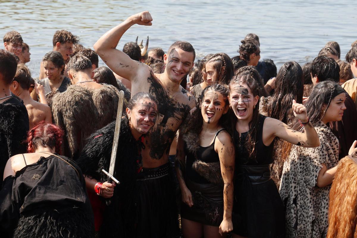 La fiesta vivida hoy en las Torres de Oeste (Catoira) con motivo del día grande de la Romería Vikinga 2025. La fiesta vivida hoy en las Torres de Oeste (Catoira) con motivo del día grande de la Romería Vikinga 2025.