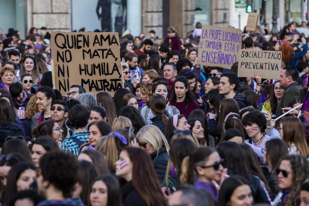 Manifestación del Día de la Mujer en las calles de València