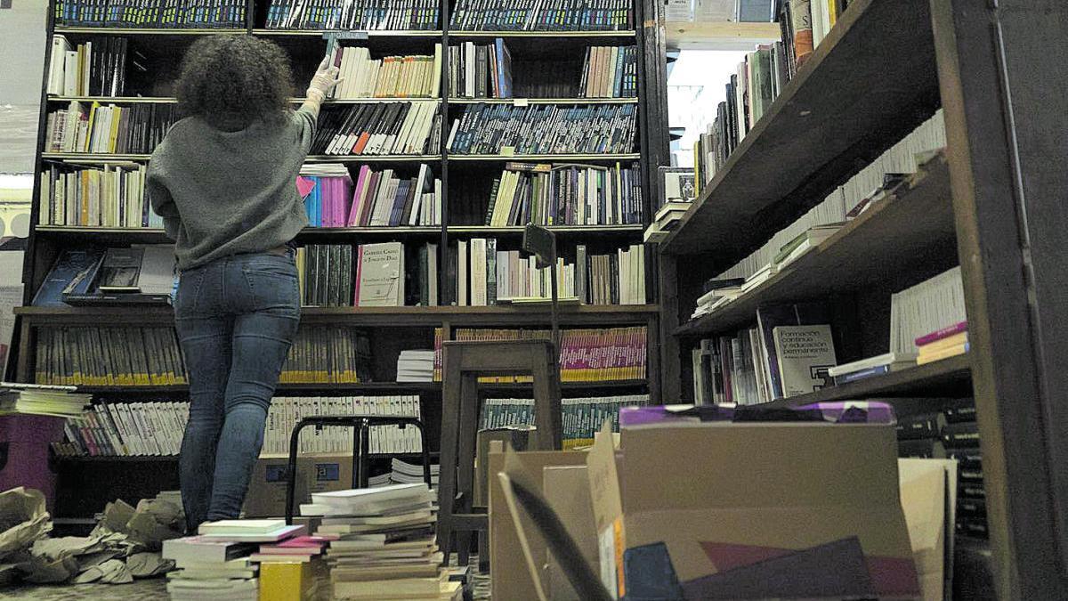 Novedades, clásicos y temas locales sirven de empuje al repunte en las librerías de Zamora