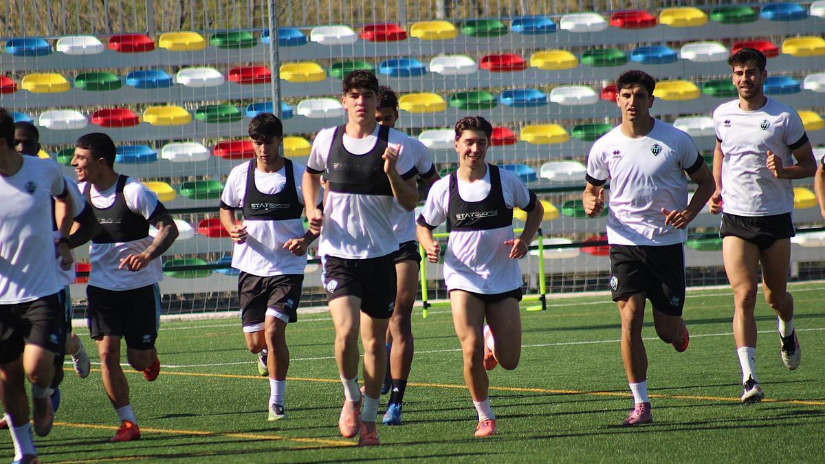 Imagen de un entrenamiento del Castellón B en Gaetà Huguet la pasada temporada.