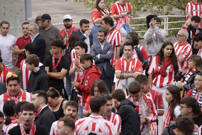EN IMÁGENES: Así fue la entrega de entradas y el ambiente previo del sportinguismo en Oviedo