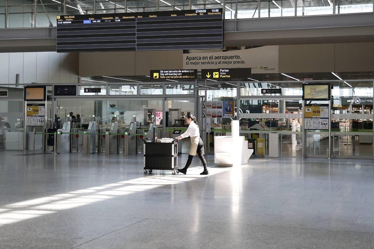 Os avións volven voar no ceo de Compostela Os avións volven voar no ceo de Compostela