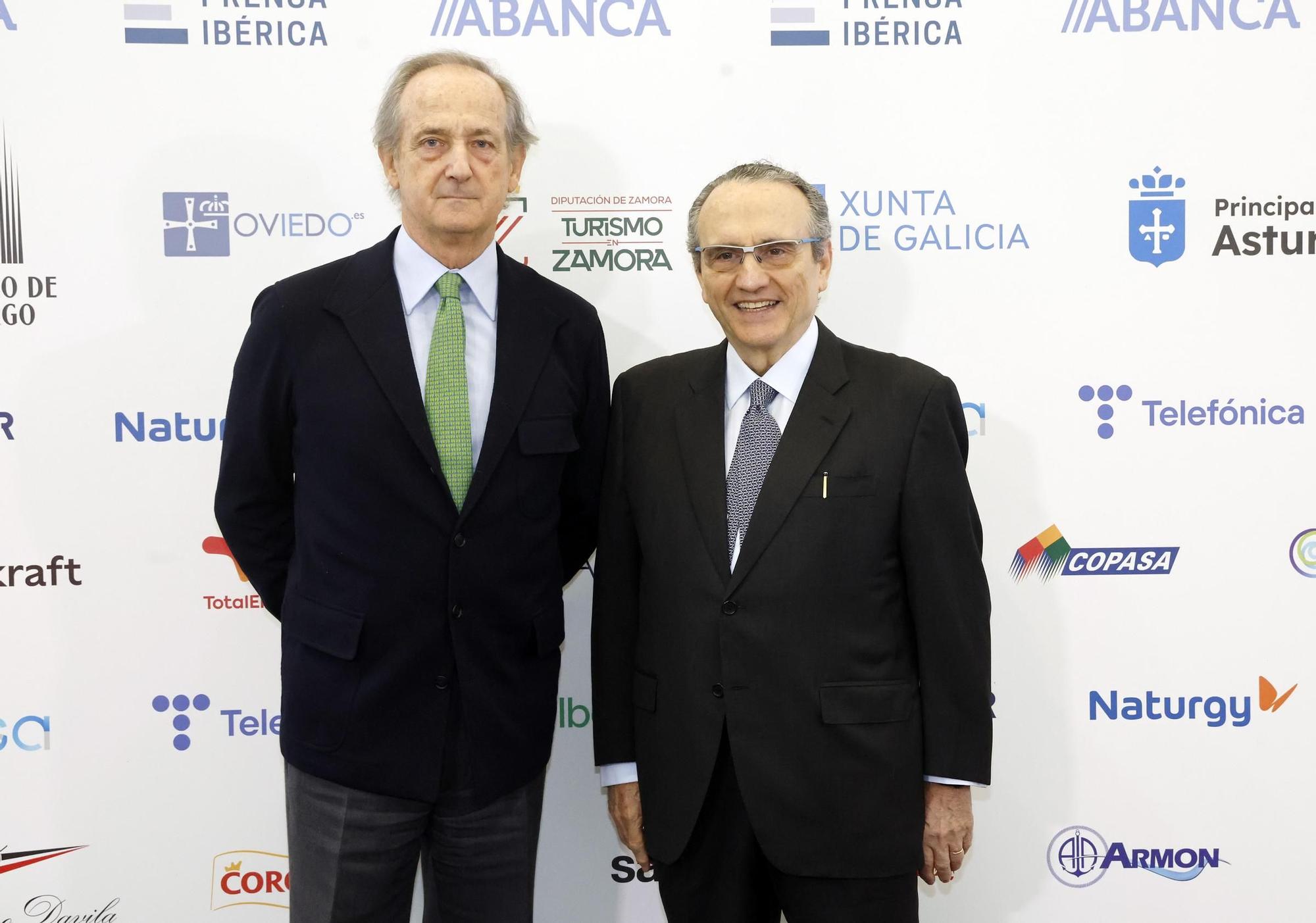 El poder político y empresarial se cita en Santiago