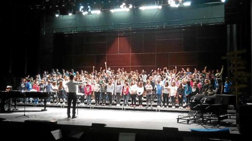 Gairebé 900 alumnesde secundària cantaran l&#039;òpera &quot;L&#039;orquestra dels animals&quot;