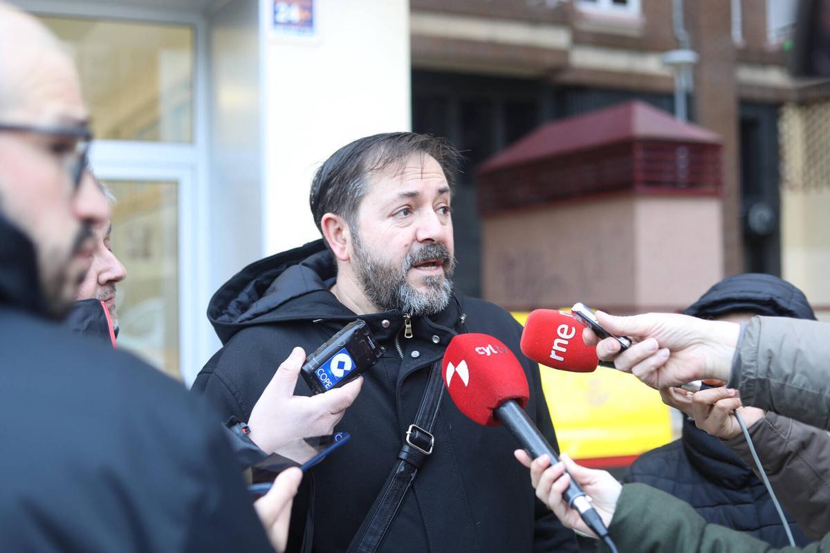 Zamora. Inicio de las concentraciones informativas que se han convocado desde el día 16 hasta el 31 de febrero, de 9:00 a 9:20 h, ante todas las unidades de reparto, oficinas y CSR de Correos de la provincia de Zamora, para denunciar públicamente e informar a los usuarios de la falta grave de personal en el servicio de cartería y las consecuencias que esto tiene