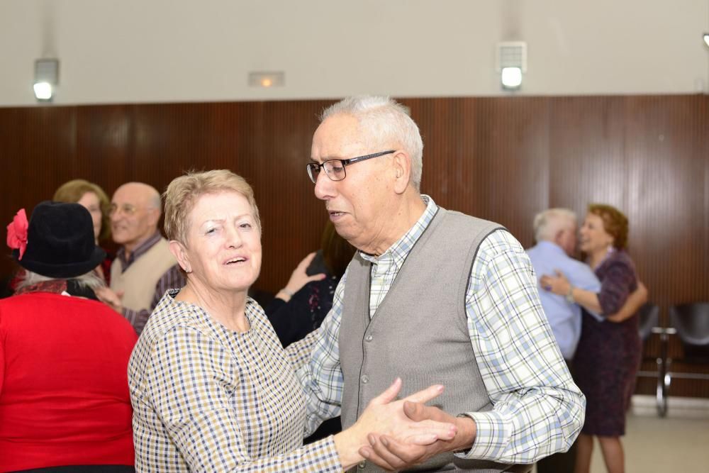 Bailes para mayores en centros cívicos de A Coruña