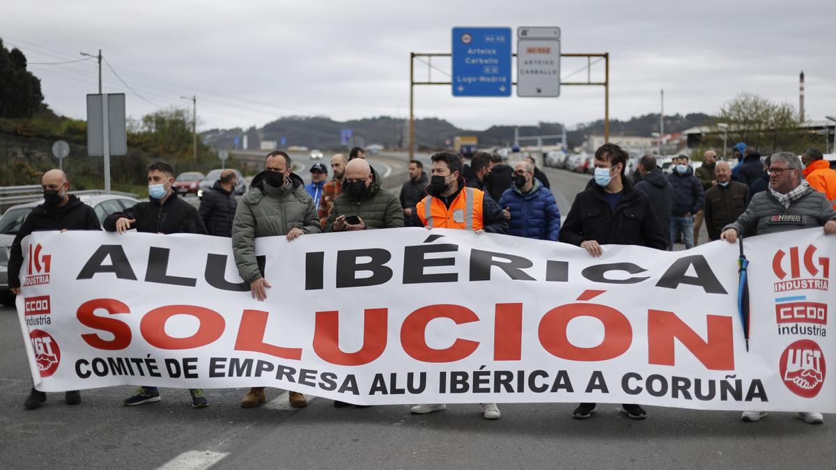 Una protesta de trabajadores de Alcoa.