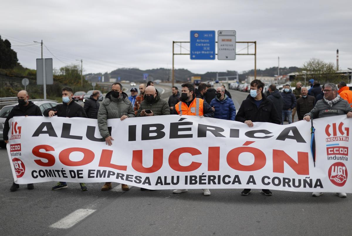 Una protesta de trabajadores de Alcoa.