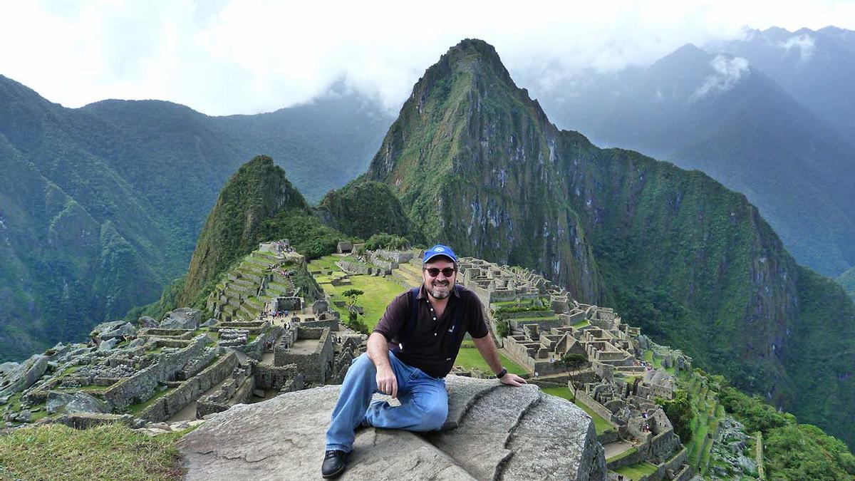 El geólogo Manuel Regueira en el Machu Picchu, Perú