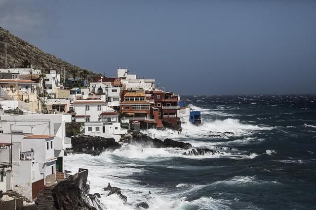 El temporal azota la costa de Tenerife