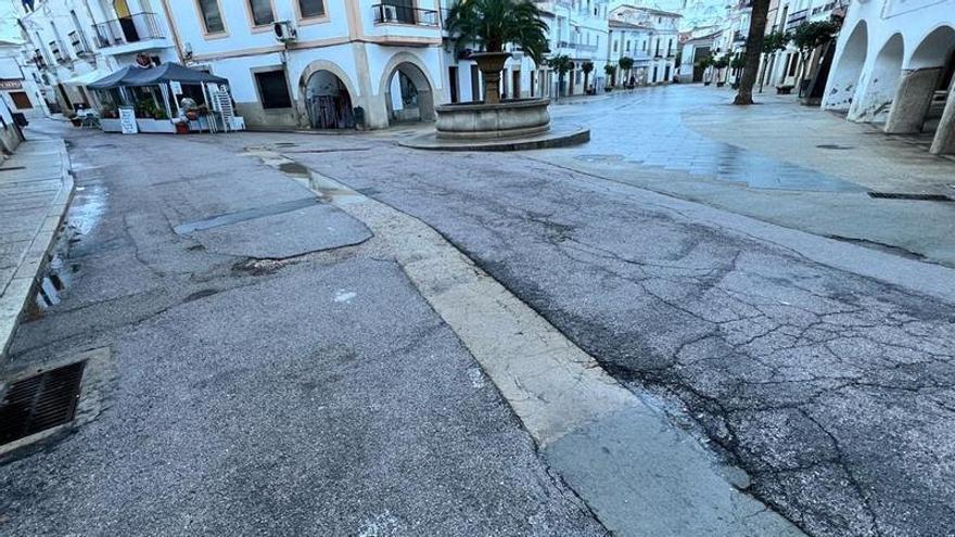 Zona de entrada de la Plaza Mayor donde se producen los daños con las intensas lluvias.