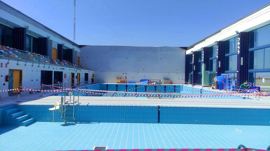 El Centro Deportivo Las Torres reabre parcialmente tras la caída de la cubierta de su piscina climatizada