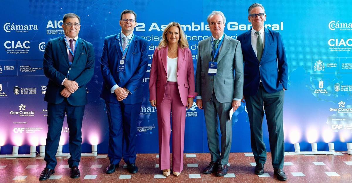 Jaime Montalvo de Cámara de España, Oscar Méndez Cámara Brasil-España, Susana Sumelzo Secretaria Estado para Iberoamérica y el Caribe, Jorge Villarroya (Cámara Zaragoza) y Antonio Basagoiti Cámara de España en México.