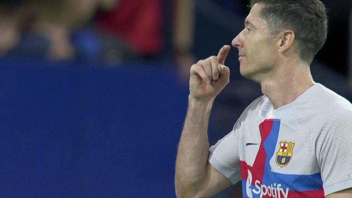 La supuesta explicación al gesto de Lewandowski al árbitro