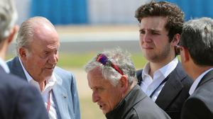 GRAF4121  JEREZ DE LA FRONTERA (CADIZ)  05 05 2019 - El rey Juan Carlos acompanado de su nieto Felipe Juan Froilan durante su asistencia a las carreras del Gran Premio de Espana disputado hoy en el circuito de Jerez de la Frontera  EFE Roman Rios