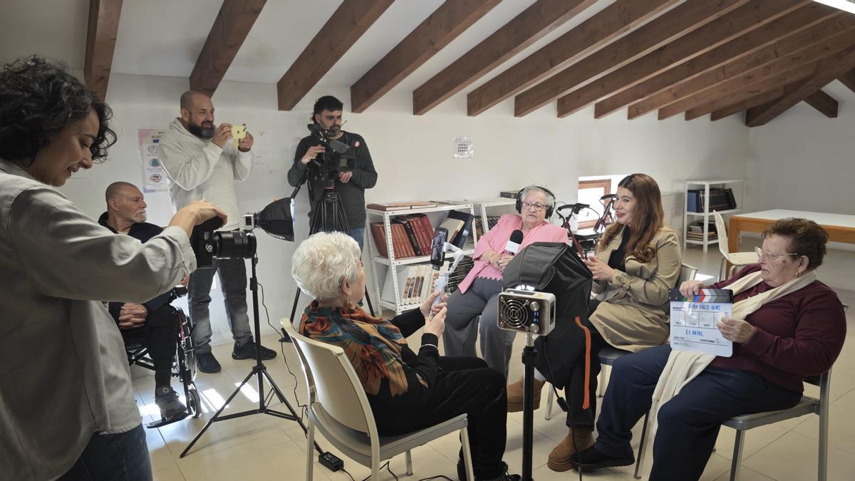FOTOS | El taller de memoria oral en la biblioteca de sa Pobla, en imágenes