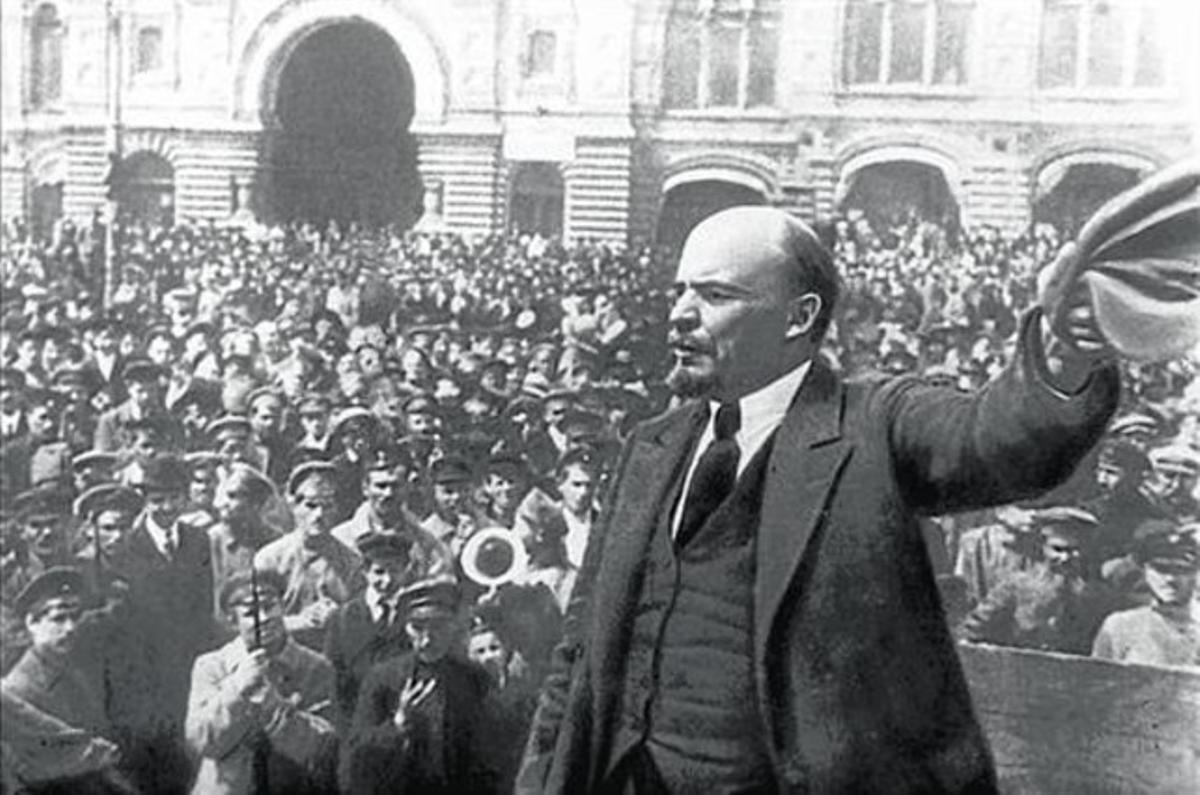 Lenin, durant un dels seus multitudinaris discursos.
