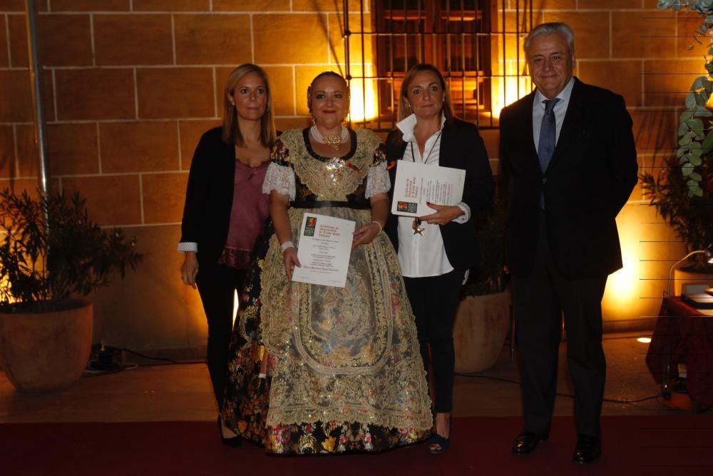 Entrega de los certificados de tejido de seda valenciana