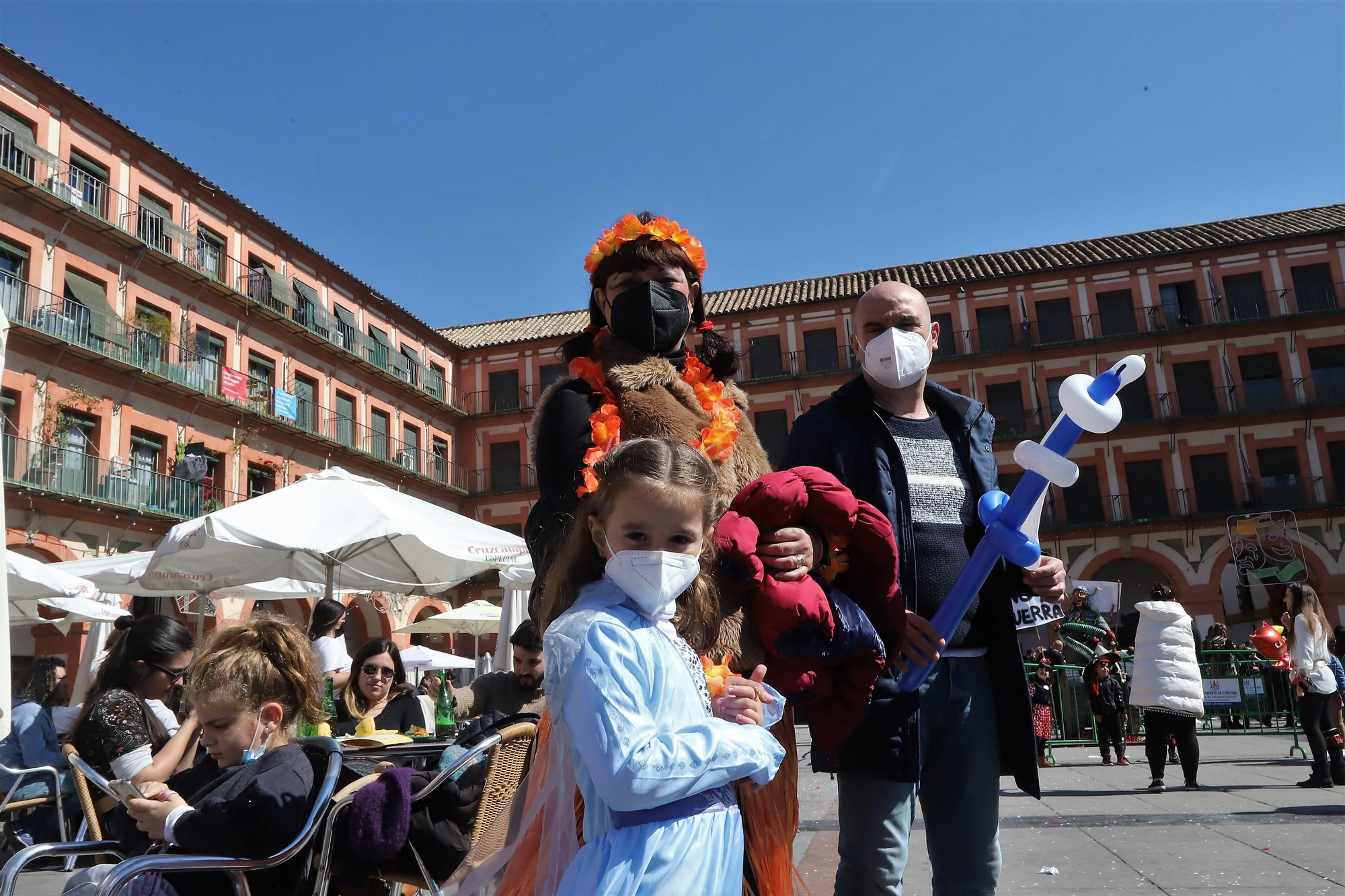 La plaza de La Corredera acoge la fiesta final del carnaval
