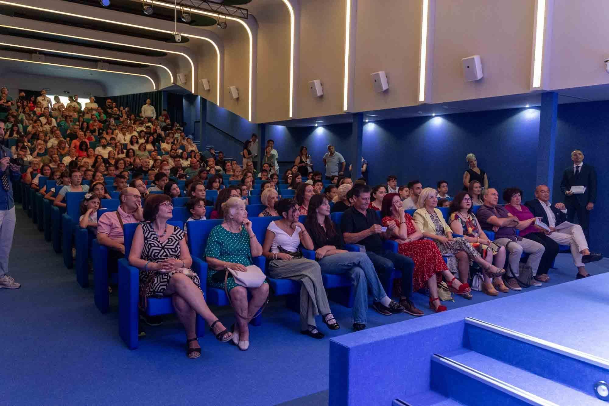 Entrega de premios del concurso infantil de relatos cortos "Cuéntame un cuento para comer" en el Club INFORMACIÓN organizado por COES