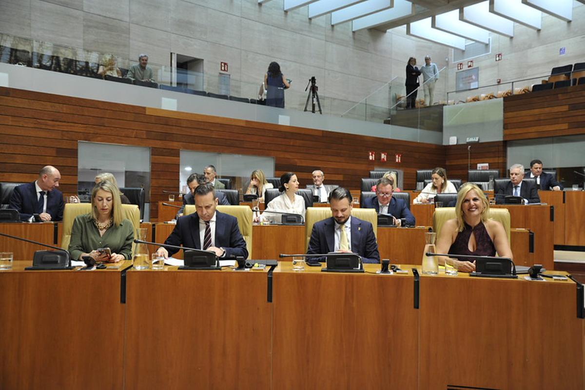Pleno de presupuestos en la Asamblea de Extremadura.