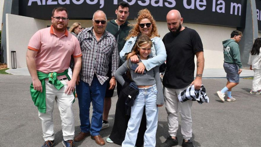 Primeras reacciones a la cúpula de Zara en A Coruña: «Se me ha puesto la piel de gallina»