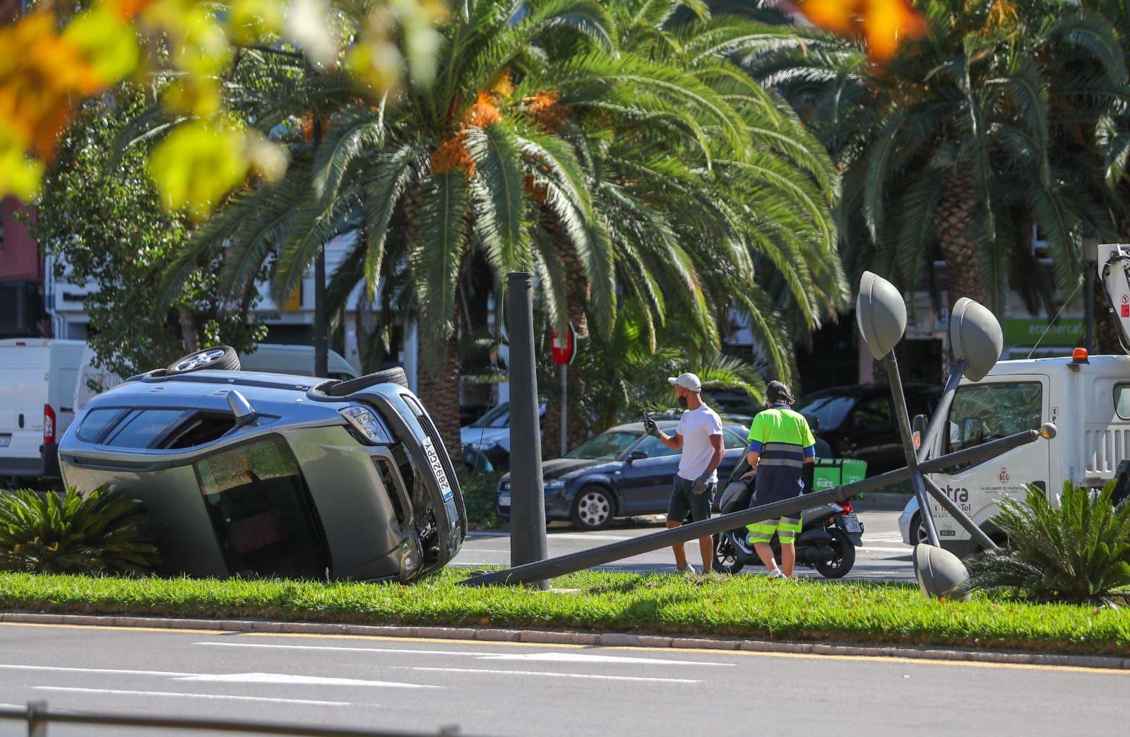 Espectacular accidente en la avenida Blasco Ibáñez de València