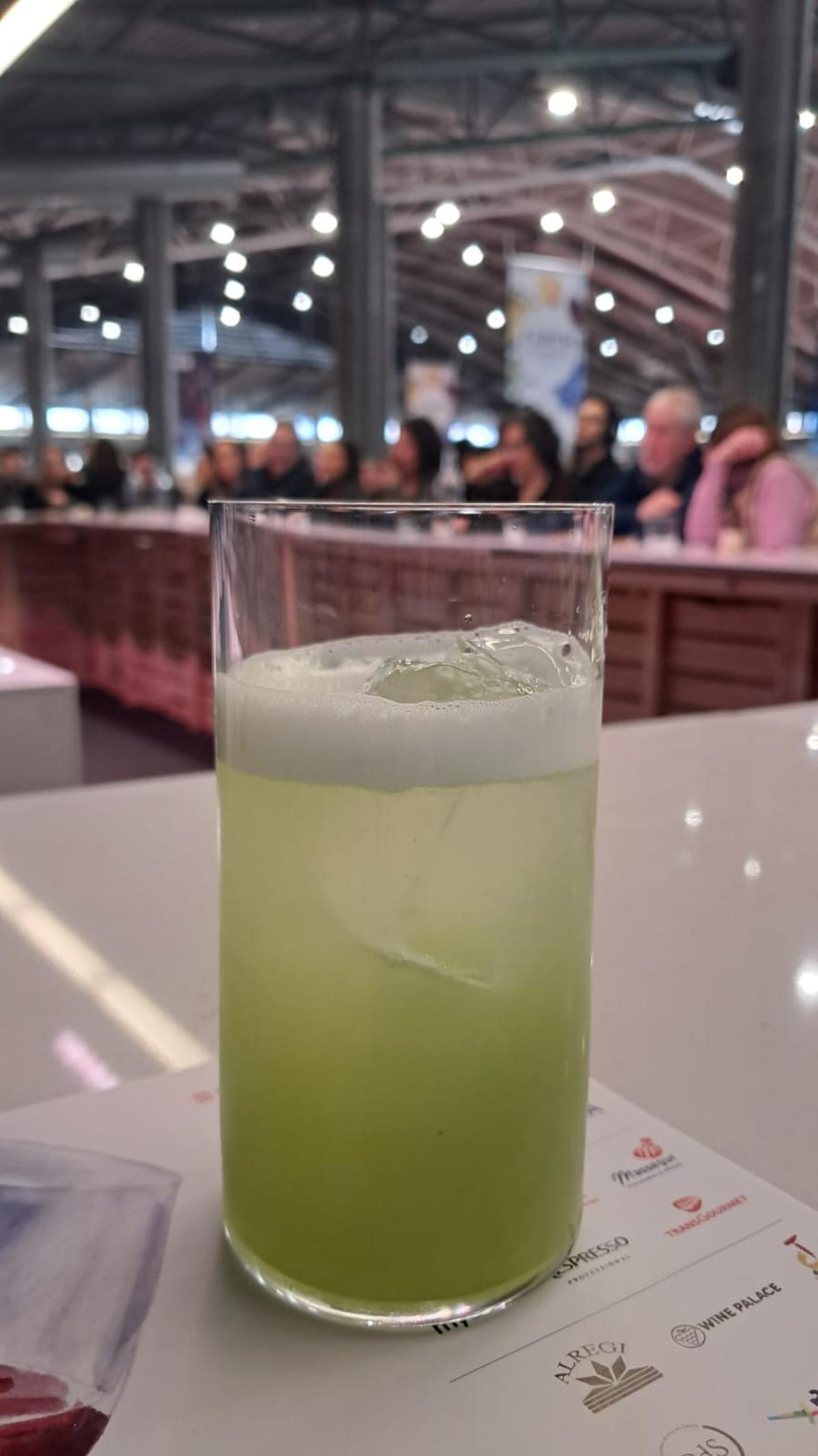 La Mosqueta, còctel sense alcohol creat per estudiants de l'Escola d'Hostaleria de Girona.