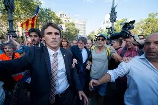 La custodia de Puigdemont en el acto del Arco del Triunfo