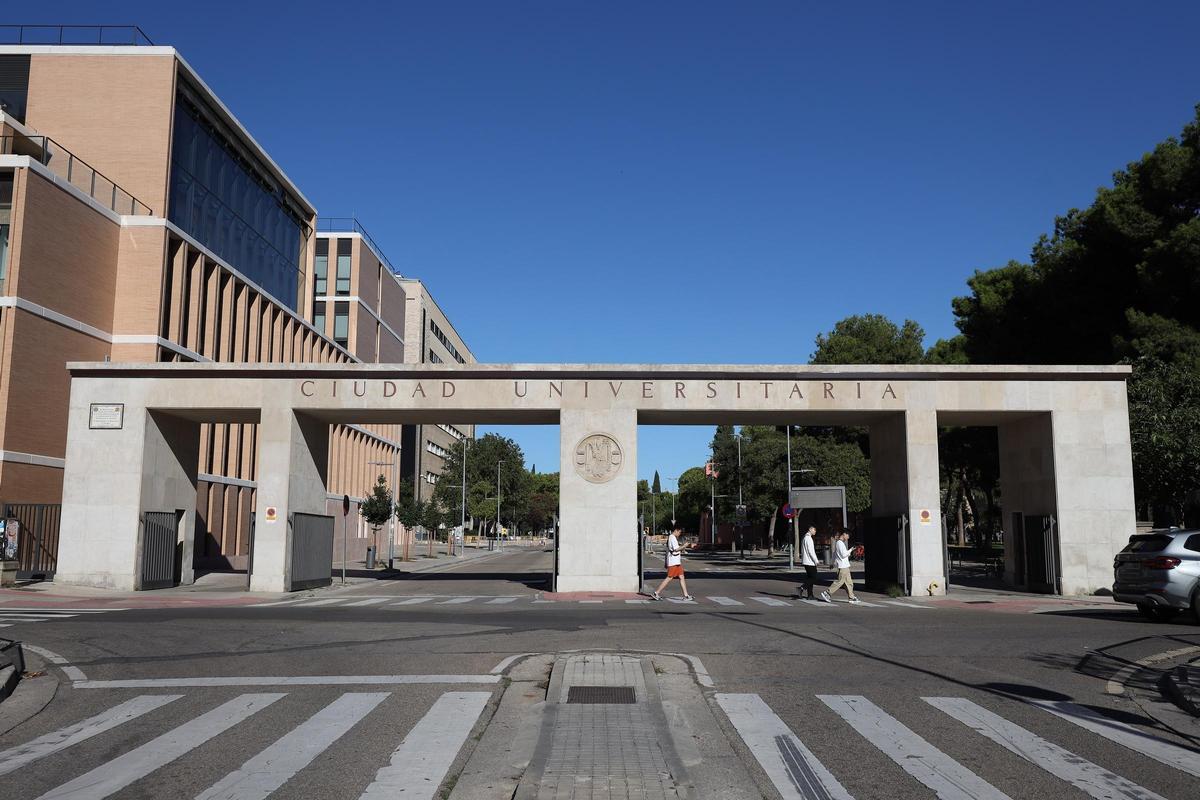 Fachada del campus de San Francisco de la Universidad deZaragoza.