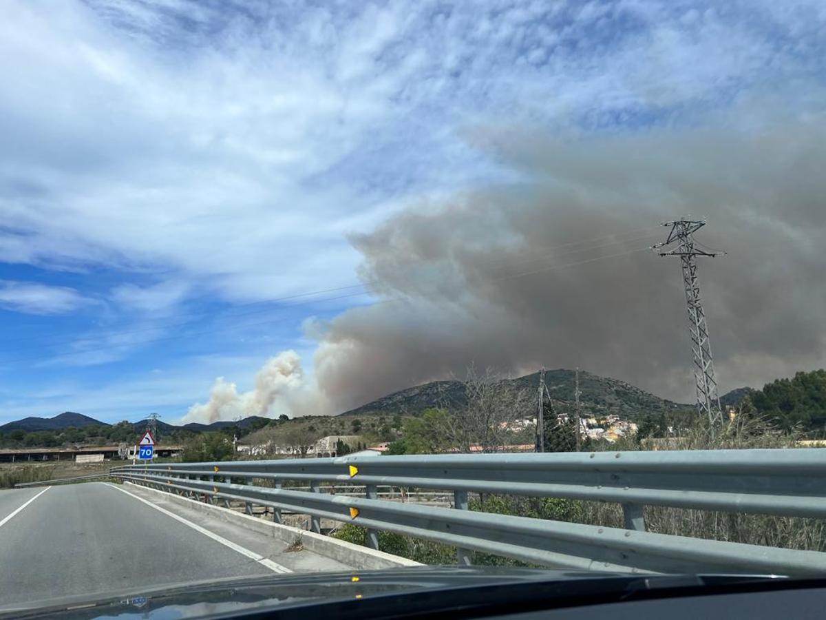 El foc, vist des de Vilajuïga.