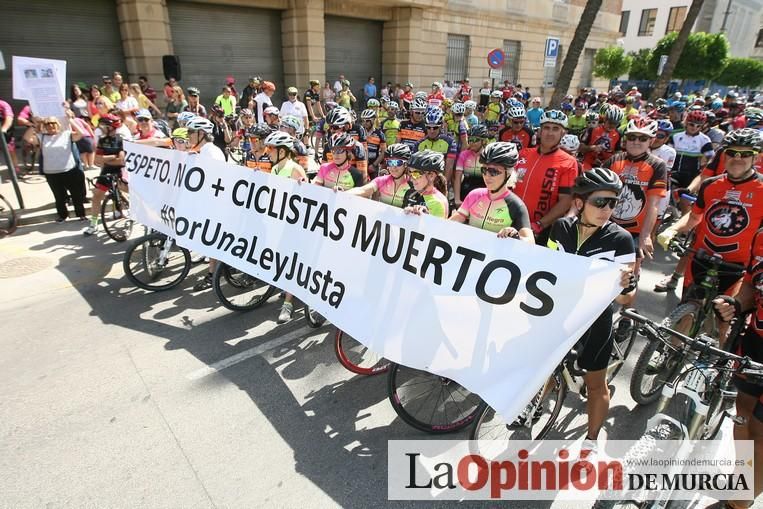 Concentración por la seguridad de los ciclistas