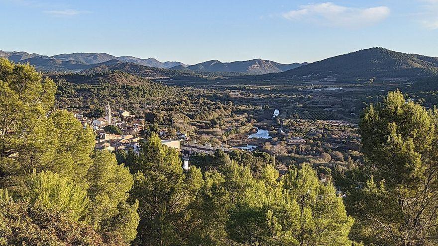 Vista panorámica de Estivella, en el corazón de la Sierra Calderona.