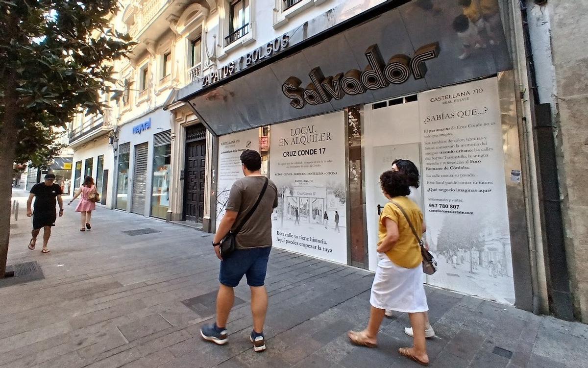 Local de la zapatería Salvador, que se encuentra en alquiler actualmente.