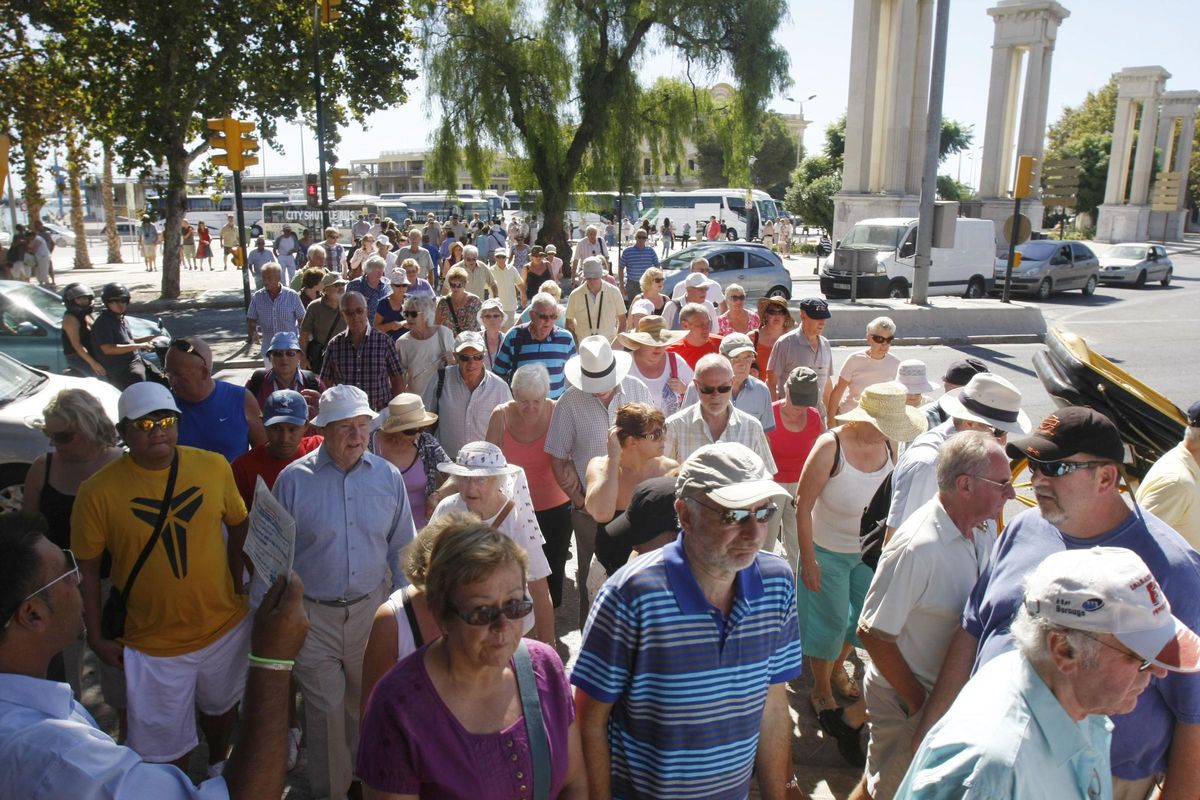 Llegada de cruceristas a Málaga.