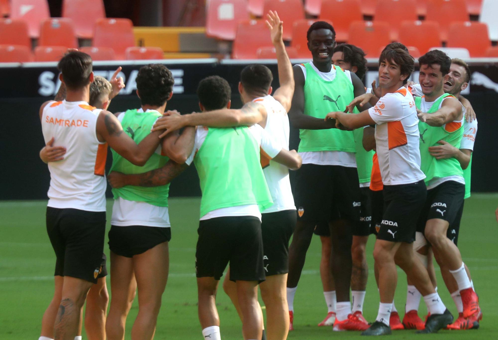 El Valencia CF prepara el partido frente al Real Madrid en Mestalla