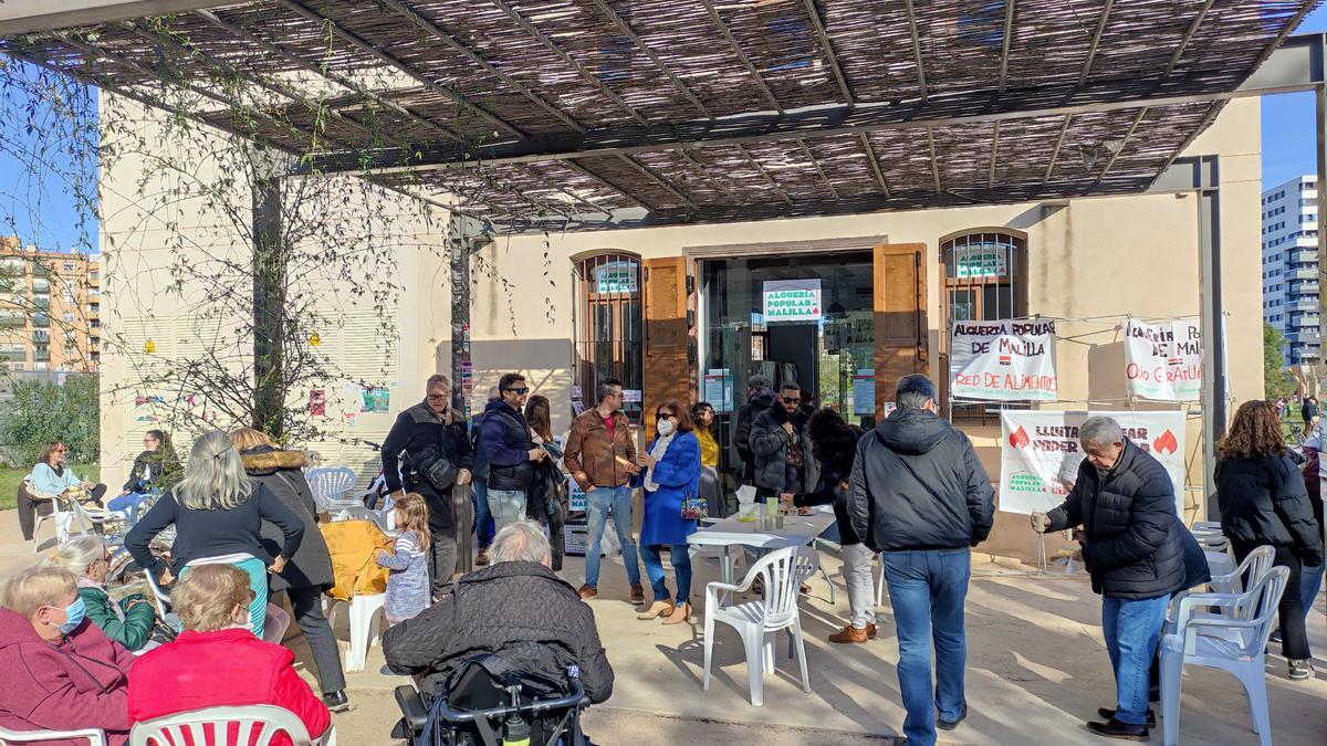 Red de alimentos organizada por el Sindicato de Malilla en la Alquería Popular.