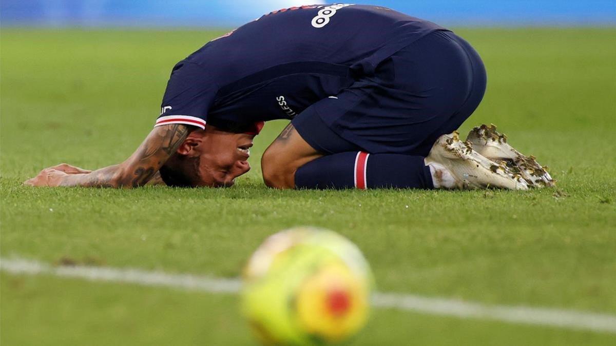 Angel Di María se lamenta en un partido de la Ligue 1