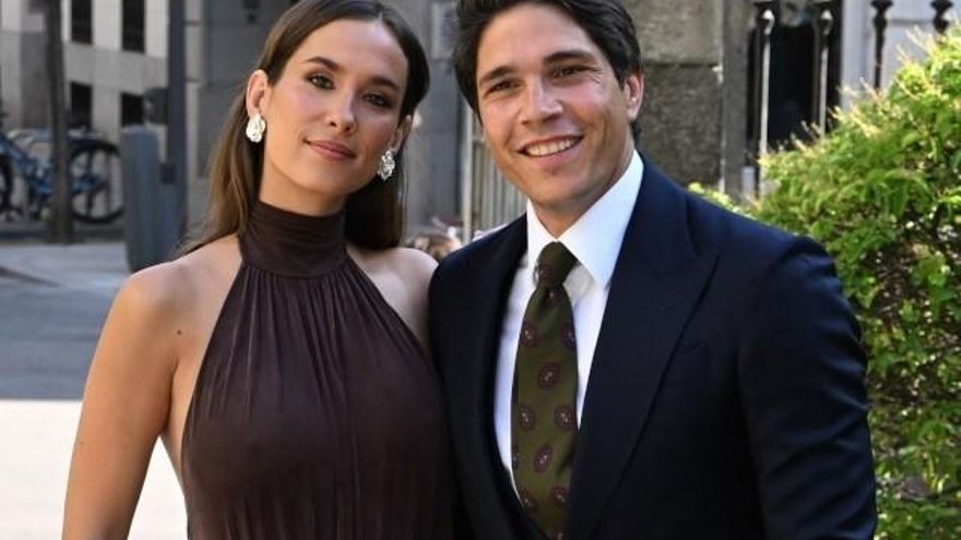 Maria Pombo y Pablo Castellano en la boda de Álvaro González y Carla Vico en la iglesia Parroquial de Santa Bárbara, a 27 de Junio de 2025 en Madrid.