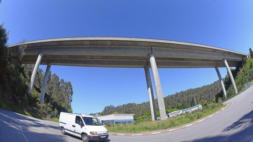 Cortan el tráfico del corredor en Cangas para revisar un viaducto