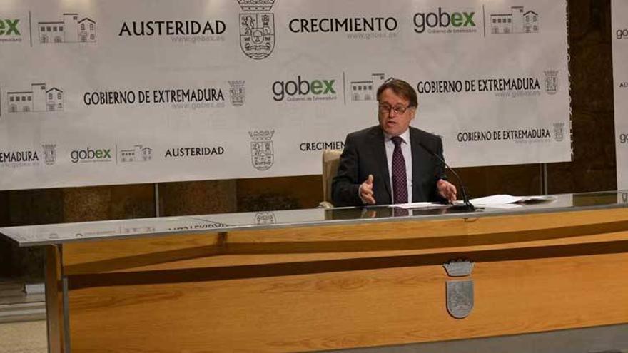 Las obras de Fomento crearán 1.100 empleos en 147 pueblos de Extremadura