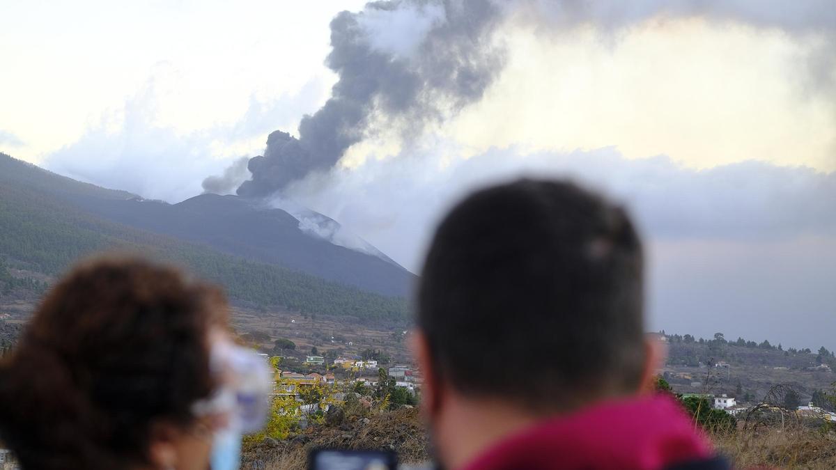 Una de las bocas eruptivas del volcán de Cumbre Vieja.