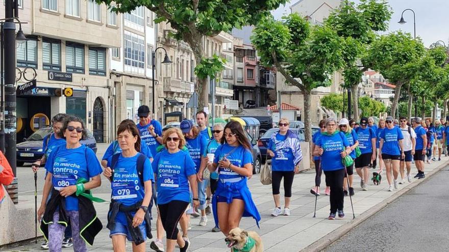 Marcha contra el cáncer en Cangas. |  Santos Álvarez