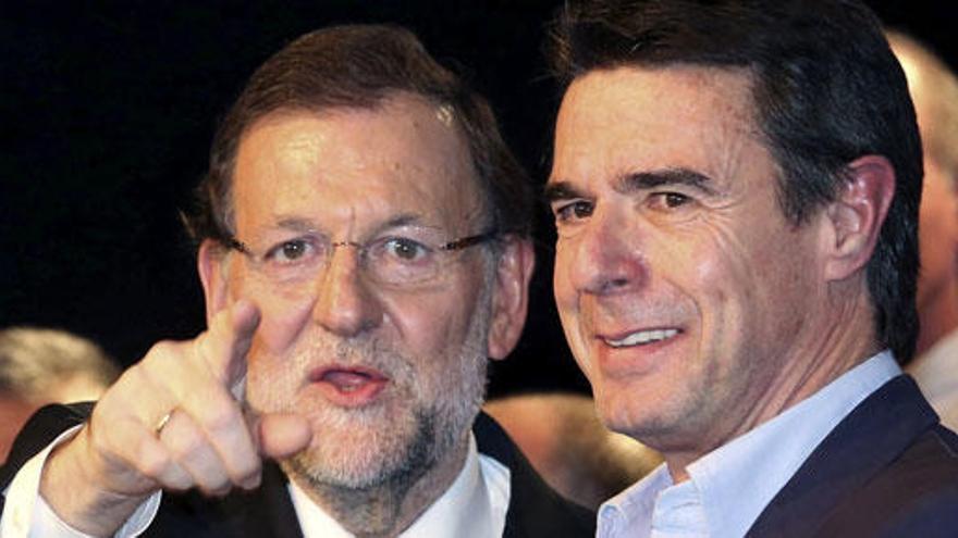 Rajoy, con el ministro Soria.