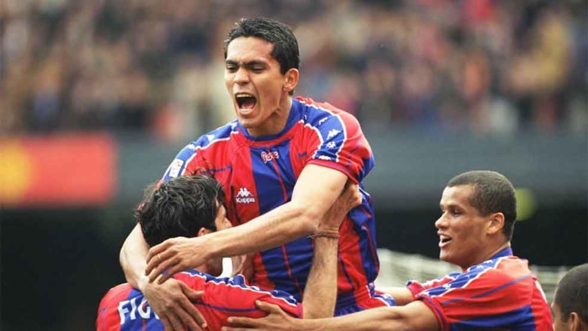 Giovanni fue protagonista en el clásico de 1997 celebrado en el Bernabéu. Hizo tres 'butifarras' tras el 2-3