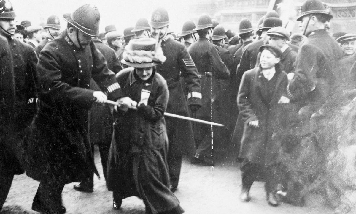 Una de les sufragistas atacades durante el viernes negro de 1910.