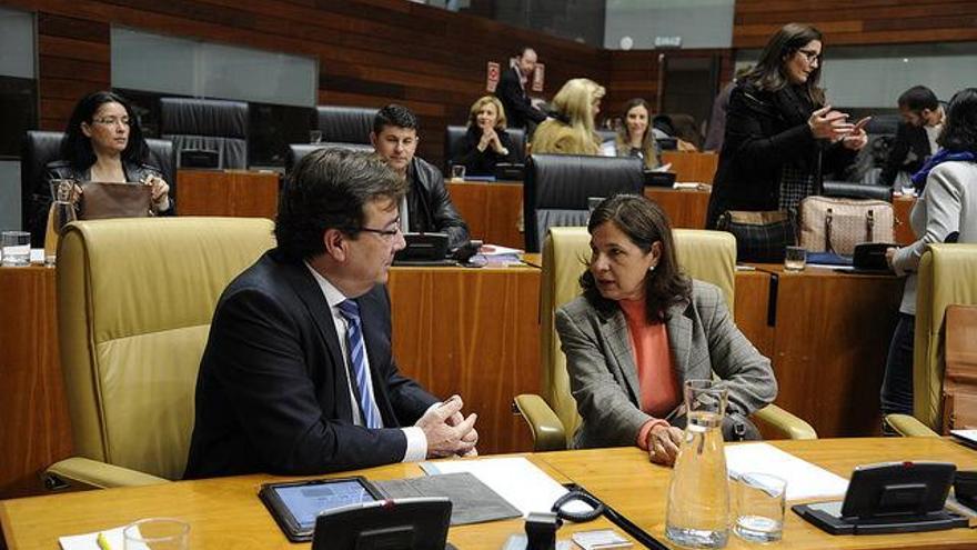 El PP y C&#039;s se suman a Podemos y tumban los presupuestos de Vara