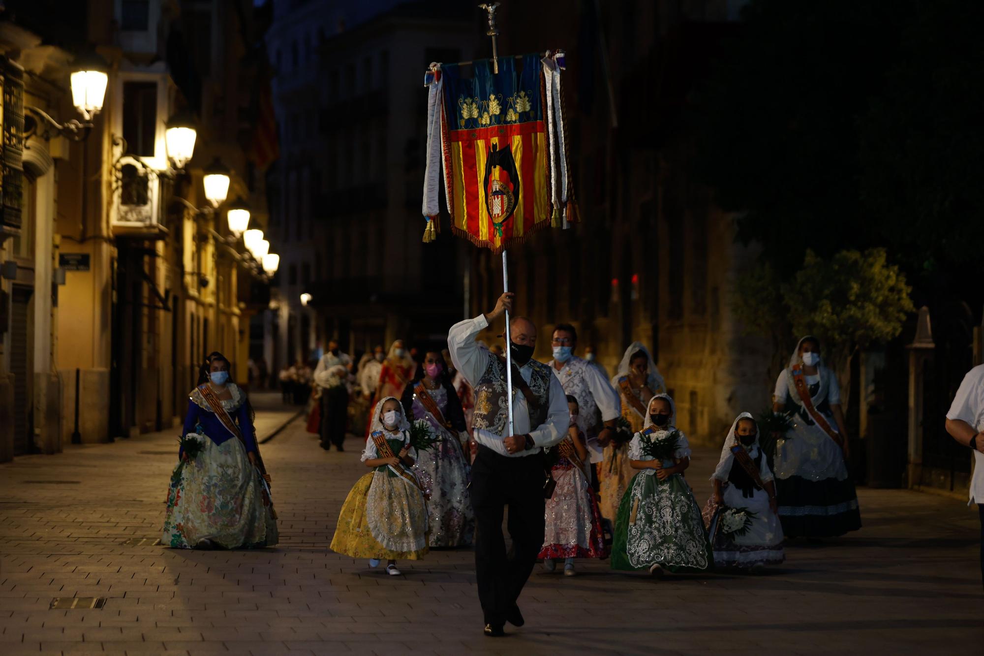 Búscate en el segundo día de Ofrenda por la calle de Caballeros (entre las 20.00 y las 21.00 horas)